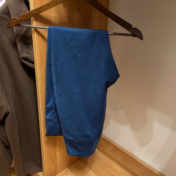 Fabletics Trinity High waisted leggings - Picture 4 of 4